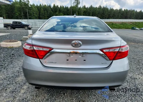 2016 Toyota Camry Xse z USA, uszkodzony, nr VIN 4T1BK1FK5GU571841